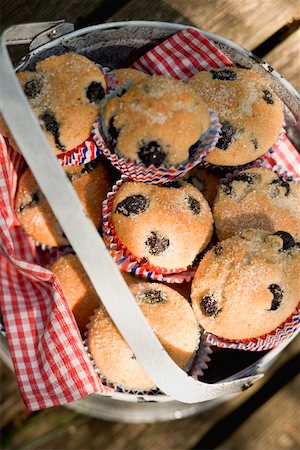 simsearch:659-03526122,k - Blueberry muffins for the 4th of July (USA) Foto de stock - Sin royalties Premium, Código: 659-01867614