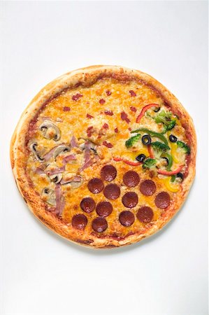 salchichón - American-style ham, pepperoni and vegetable pizza Foto de stock - Sin royalties Premium, Código: 659-01860385