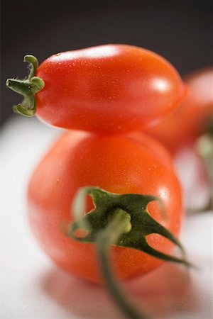 simsearch:659-01848974,k - Plum tomatoes (close-up) Foto de stock - Royalty Free Premium, Número: 659-01860446