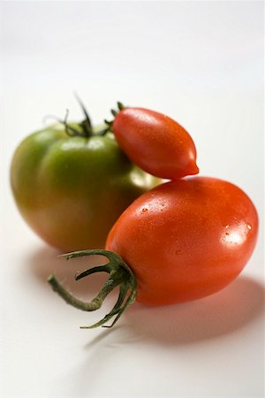 simsearch:659-07739643,k - Trois tomates différentes Photographie de stock - Premium Libres de Droits, Code: 659-01860447