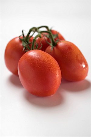 simsearch:659-01848974,k - Fresh plum tomatoes Foto de stock - Royalty Free Premium, Número: 659-01860459
