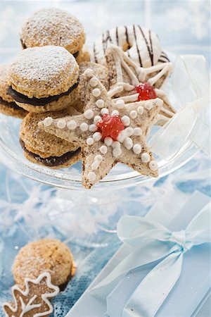 photos of christmas baking on plates - Assorted Christmas biscuits on glass plate Stock Photo - Premium Royalty-Free, Code: 659-01860709