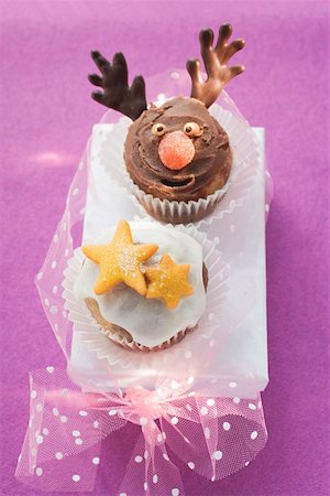 rudolf - Christmassy chocolate muffins Fotografie stock - Premium Royalty-Free, Codice: 659-01860700