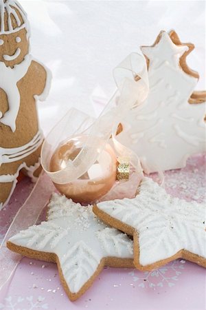 simsearch:659-01843431,k - Assorted gingerbread biscuits for Christmas Stock Photo - Premium Royalty-Free, Code: 659-01860764