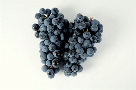purple color fruit outline - Black grapes, variety Regent Stock Photo - Premium Royalty-Free, Code: 659-01861229