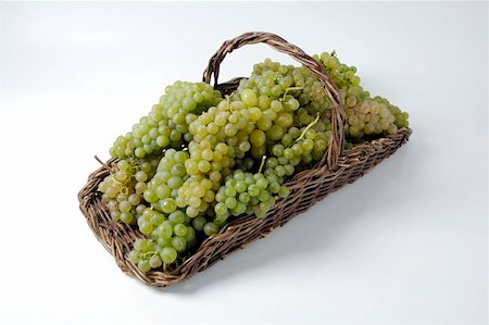 simsearch:659-01861229,k - Green grapes in basket Stock Photo - Premium Royalty-Free, Code: 659-01861267