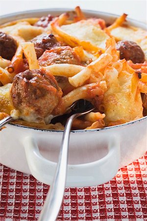 simsearch:659-03529076,k - Macaroni bake with meatballs and cheese Stock Photo - Premium Royalty-Free, Code: 659-01861316