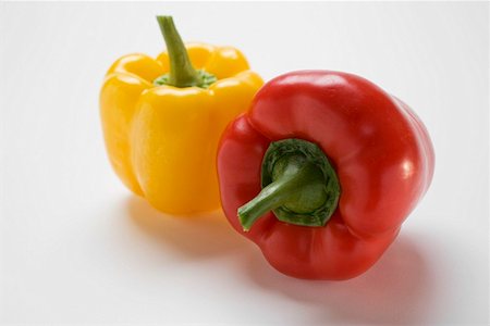 simsearch:659-03529618,k - Red and yellow peppers Foto de stock - Sin royalties Premium, Código: 659-01861569