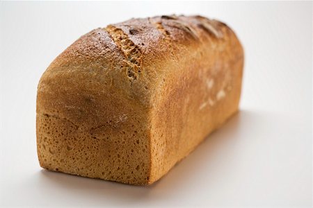 simsearch:659-01861600,k - Whole tin loaf Foto de stock - Sin royalties Premium, Código: 659-01861600