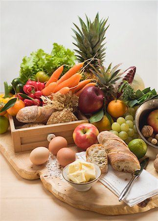 simsearch:659-01846050,k - Still life: vegetables, fruit, eggs, butter & wholemeal bread Stock Photo - Premium Royalty-Free, Code: 659-01861616