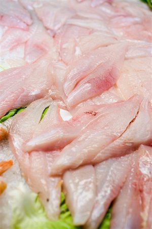 simsearch:659-01844484,k - Filets de poisson frais sur glace Photographie de stock - Premium Libres de Droits, Code: 659-01861714