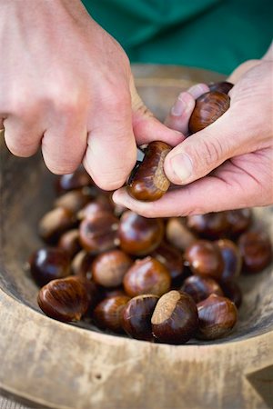 simsearch:659-01852572,k - Cutting a slit in chestnuts Stock Photo - Premium Royalty-Free, Code: 659-01861908