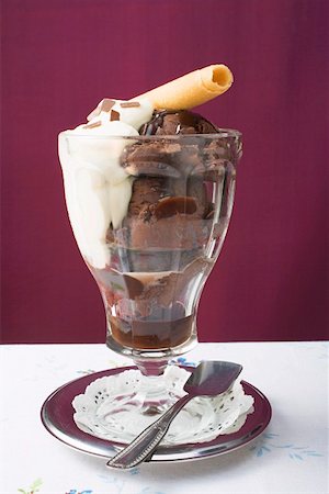 sundaes ice cream images - Sundae of chocolate ice cream, cream & wafer curl Stock Photo - Premium Royalty-Free, Code: 659-01862444