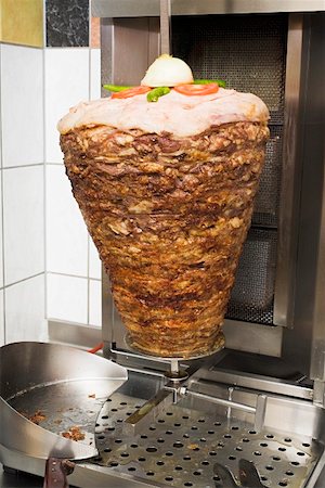 Viande kebab Döner à broche devant grill restaurant Photographie de stock - Premium Libres de Droits, Code: 659-01862484