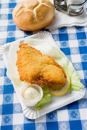 fried fish food - Fish fillet with mayonnaise and bread roll in snack bar Stock Photo - Premium Royalty-Free, Code: 659-01862642