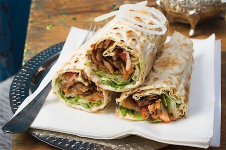 simsearch:659-01862680,k - Döner roulés de dinde Photographie de stock - Premium Libres de Droits, Code: 659-01862692