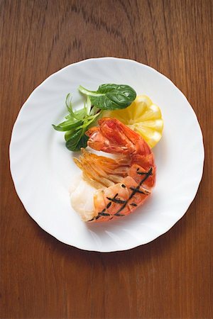 simsearch:659-02211839,k - Roi grillé de crevettes salade de maïs et de citron Photographie de stock - Premium Libres de Droits, Code: 659-01862786
