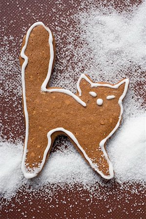 simsearch:659-01862986,k - A gingerbread cat Stock Photo - Premium Royalty-Free, Code: 659-01862994