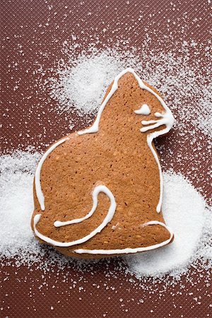 simsearch:659-01862986,k - A gingerbread cat Stock Photo - Premium Royalty-Free, Code: 659-01862995