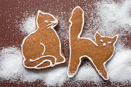 simsearch:659-01862986,k - Two gingerbread cats Stock Photo - Premium Royalty-Free, Code: 659-01862993