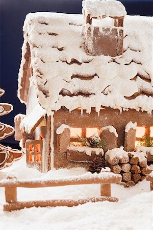 Gingerbread house with atmospheric lighting Stock Photo - Premium Royalty-Free, Code: 659-01863006