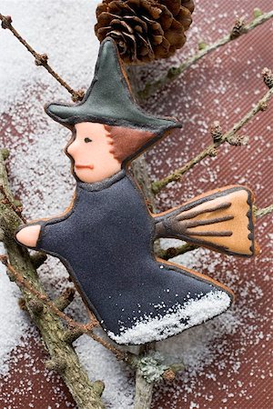 simsearch:659-02212459,k - Gingerbread witch Foto de stock - Sin royalties Premium, Código: 659-01863000