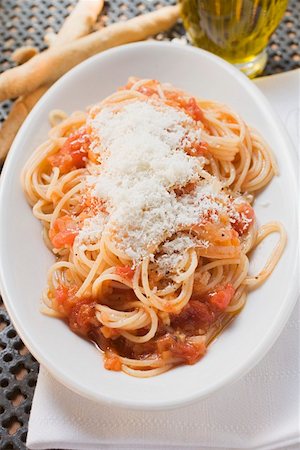 Spaghetti with tomato sauce and Parmesan Stock Photo - Premium Royalty-Free, Code: 659-01863141