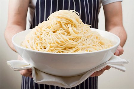 spaghetti - Cooked spaghetti in large bowl Stock Photo - Premium Royalty-Free, Code: 659-01863150