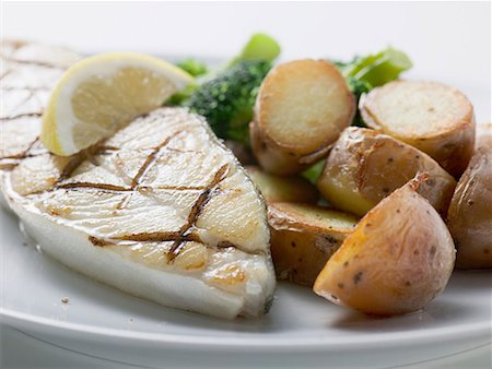 simsearch:659-03536091,k - Grilled cod steak with potatoes Stock Photo - Premium Royalty-Free, Code: 659-01863364