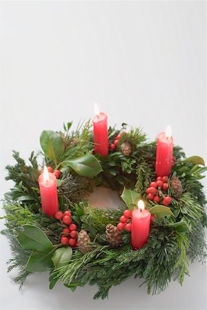 Advent wreath with four burning candles Stock Photo - Premium Royalty-Free, Code: 659-02214081