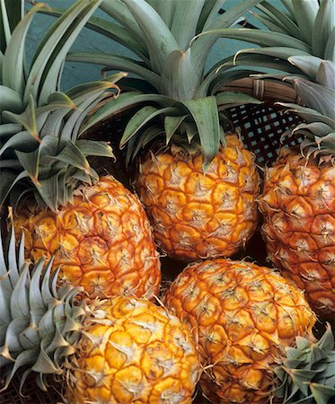 simsearch:659-01865636,k - Five whole pineapples Stock Photo - Premium Royalty-Free, Code: 659-02210782