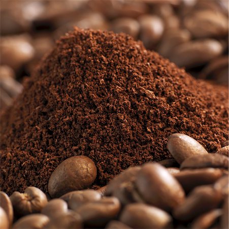 Freshly ground organic coffee and coffee beans Stock Photo - Premium Royalty-Free, Code: 659-02210951