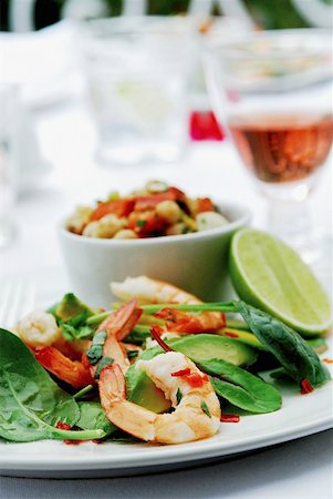 simsearch:659-03532572,k - Prawn and avocado salad Stock Photo - Premium Royalty-Free, Code: 659-02211128