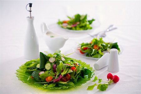 simsearch:659-06372447,k - Spring salad with cucumber, radishes and cherry tomatoes Stock Photo - Premium Royalty-Free, Code: 659-02211199