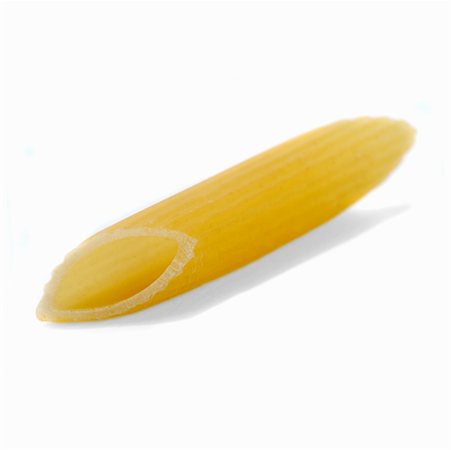 penne - Une seule pièce de penne rigate Photographie de stock - Premium Libres de Droits, Code: 659-02211227