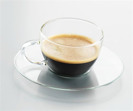 espresso - Expresso dans une tasse en verre Photographie de stock - Premium Libres de Droits, Code: 659-02211233