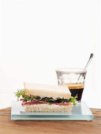 pausenbrot - Sandwich Schinken und Salat Stockbilder - Premium RF Lizenzfrei, Bildnummer: 659-02211447