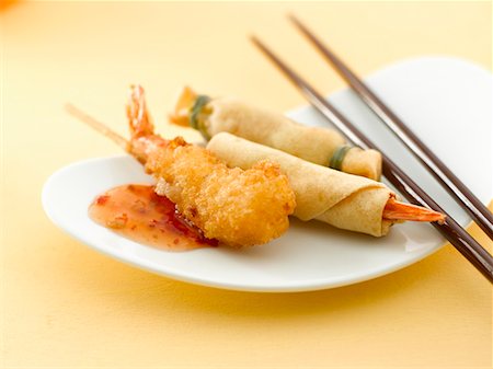 fried shrimp - Asian appetisers with prawns Stock Photo - Premium Royalty-Free, Code: 659-02211518
