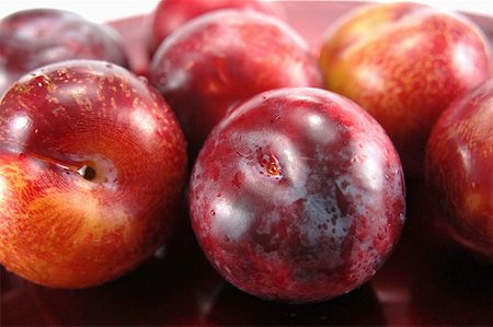 simsearch:659-01858102,k - Several red plums Stock Photo - Premium Royalty-Free, Code: 659-02211601