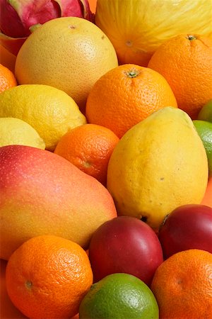 simsearch:659-01845273,k - Différents types de fruits tropicaux Photographie de stock - Premium Libres de Droits, Code: 659-02211632