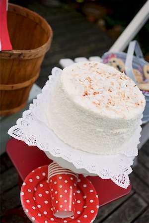 simsearch:659-02212116,k - Coconut cake for the 4th of July, USA Stock Photo - Premium Royalty-Free, Code: 659-02212130