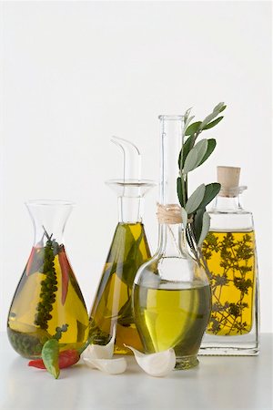 simsearch:659-01843546,k - Various herb and spice oils Stock Photo - Premium Royalty-Free, Code: 659-02212312