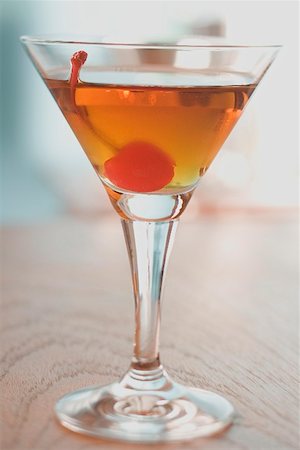 Manhattan with cocktail cherry Stock Photo - Premium Royalty-Free, Code: 659-02212407