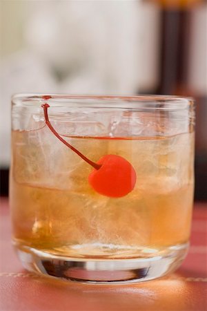 simsearch:659-03526565,k - Manhattan with cocktail cherry Stock Photo - Premium Royalty-Free, Code: 659-02212414