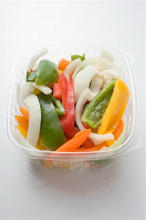 simsearch:659-02212782,k - Sliced vegetables in opened plastic container Stock Photo - Premium Royalty-Free, Code: 659-02212783