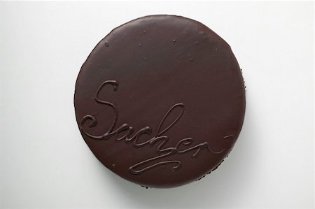 Sacher torte from above Foto de stock - Sin royalties Premium, Código: 659-02213086