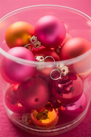 simsearch:659-02214107,k - Christmas tree baubles in plastic container Stock Photo - Premium Royalty-Free, Code: 659-02213396