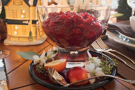 simsearch:659-03529742,k - Cranberry sauce on Christmas table (USA) Stock Photo - Premium Royalty-Free, Code: 659-02213758