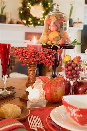 simsearch:659-02213778,k - Christmas table (detail) Foto de stock - Sin royalties Premium, Código: 659-02213777