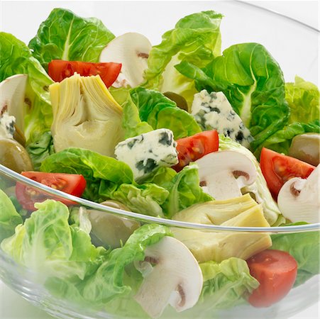 Lettuce with vegetables, mushrooms and blue cheese Stock Photo - Premium Royalty-Free, Code: 659-02213909